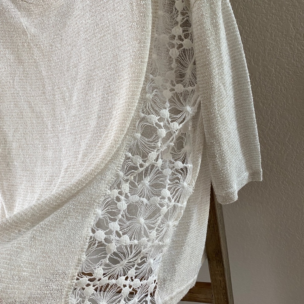 Poof! quarter sleeve blouse top - size L white - Picture 2 of 3